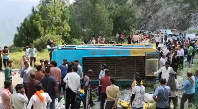 'Two killed, several injured as minibus overturns  in Reasi'