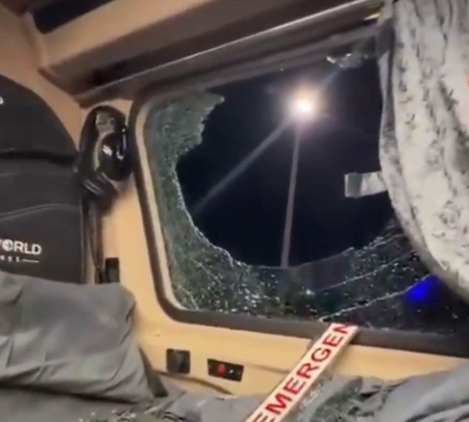 Delhi to Srinagar Bus Attacked in Haryana: Elderly Kashmiri Injured, CM Omar Abdullah Seeks Action | JKatLive`