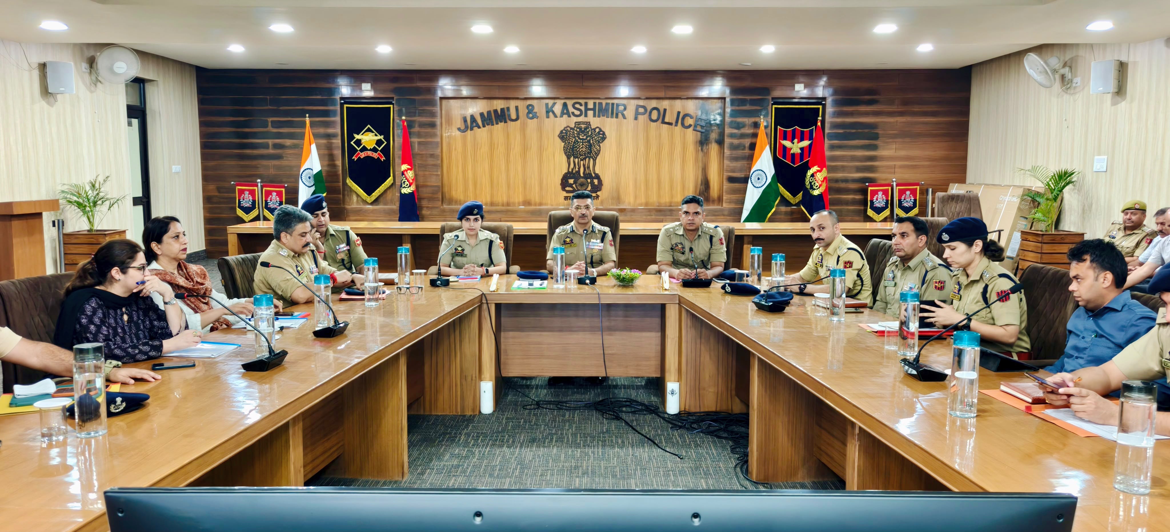 'SSP Jammu reviews crime situation, drects Officers for effective Policing'