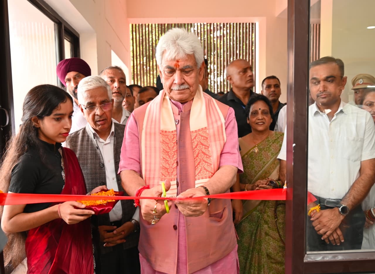 'Lt Governor inaugurates new facilities at University of Jammu'