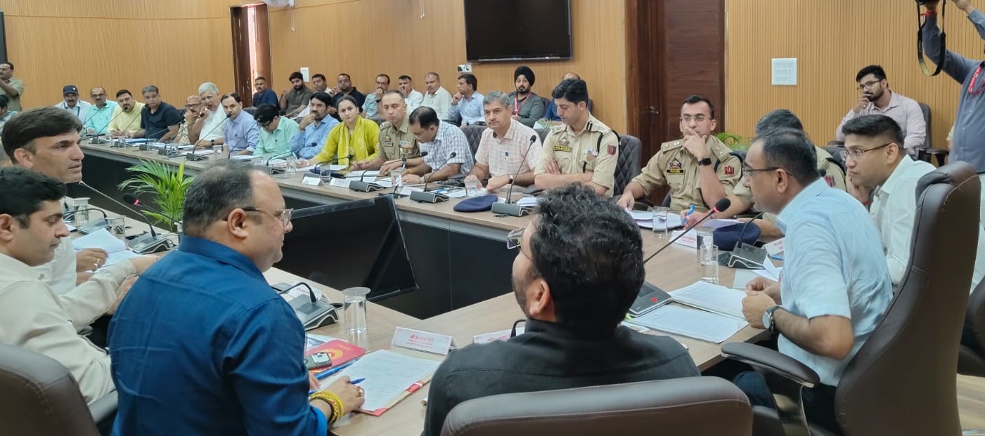 'Divisional Commissioner Jammu reviews arrangements for Navratra Festival in Katra'