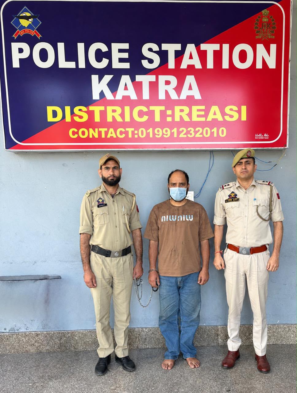 `Reasi Police Busts Fake Travel Agent Racket in Katra Targeting Vaishno Devi Pilgrims; Accused Arrested, Cash & Forged Bills Recovered`